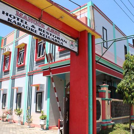 Penginapan Hotel Mangir Asri Giaoag Buitenkant foto